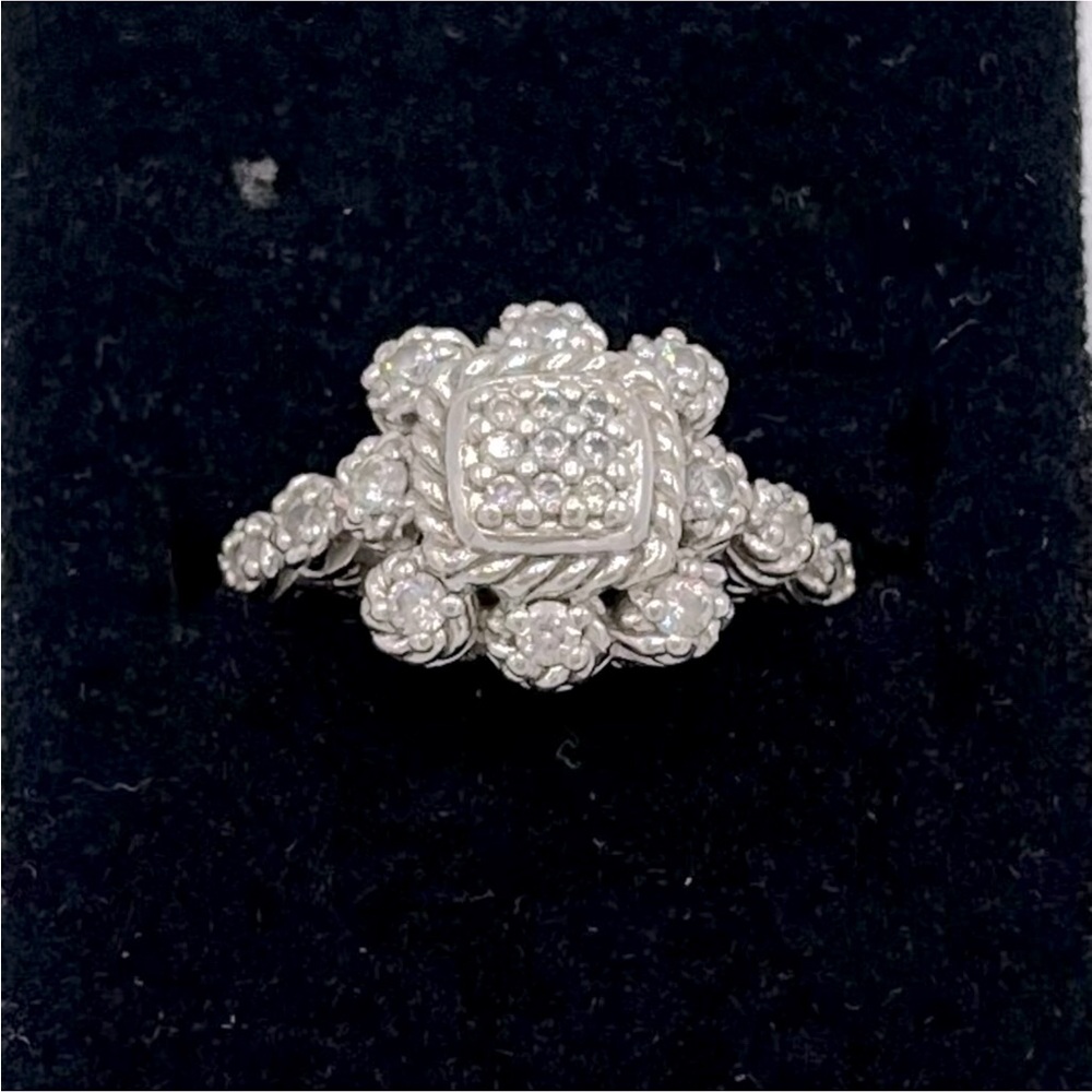JUDITH RIPKA - Ring .925 Sterling Silver CZ Flower Cluster ring